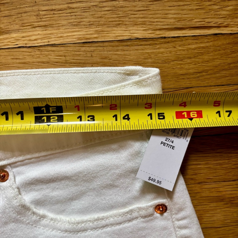 NWT GAP Women’s 5” White Mid Rise Girlfriend Denim Shorts 27/4P Festival Boho - Picture 5 of 7